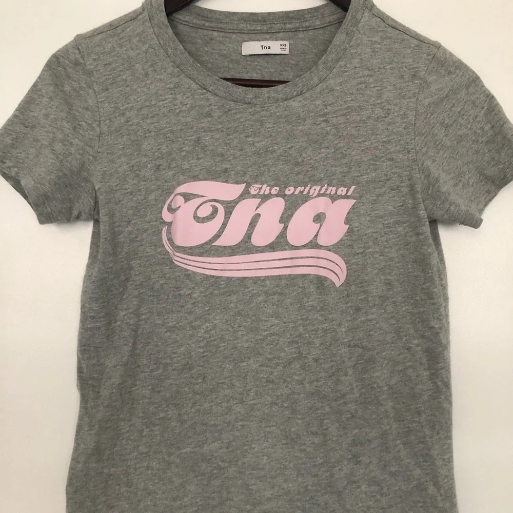 TNA Mainland Tshirt grey